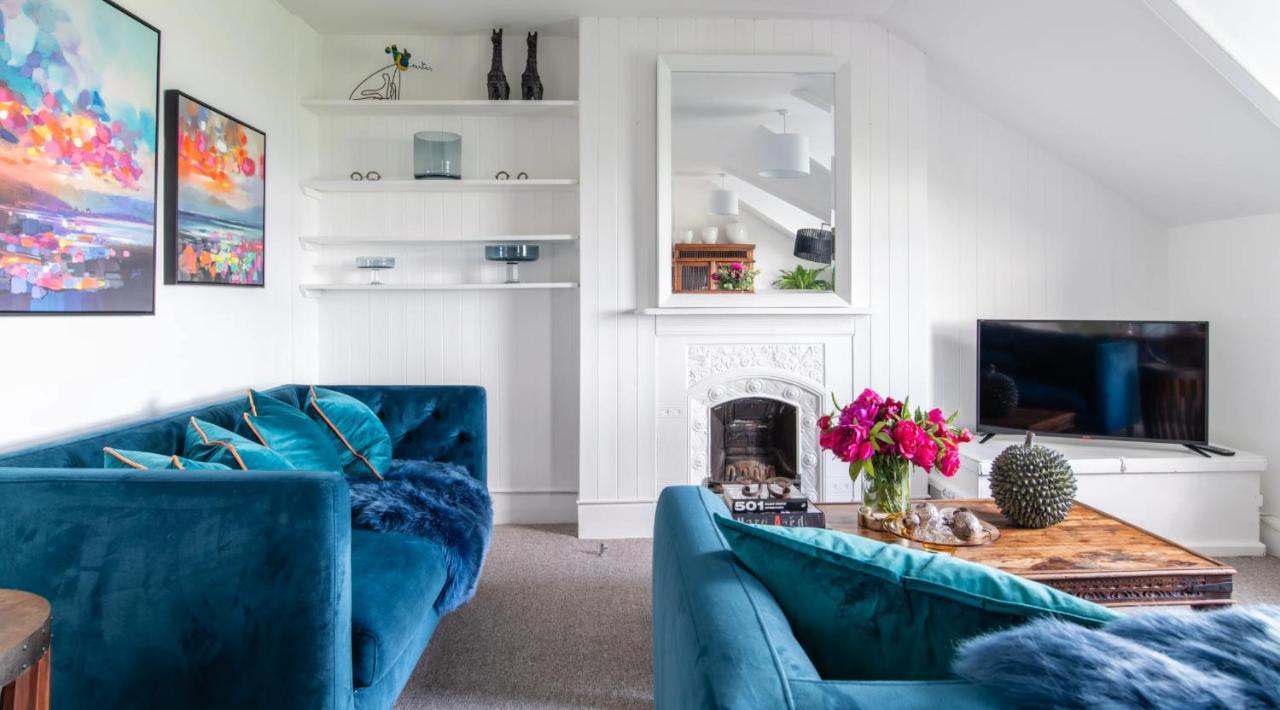 Tranquil Beachfront Beautiful 2-Bed Apartment ディール エクステリア 写真