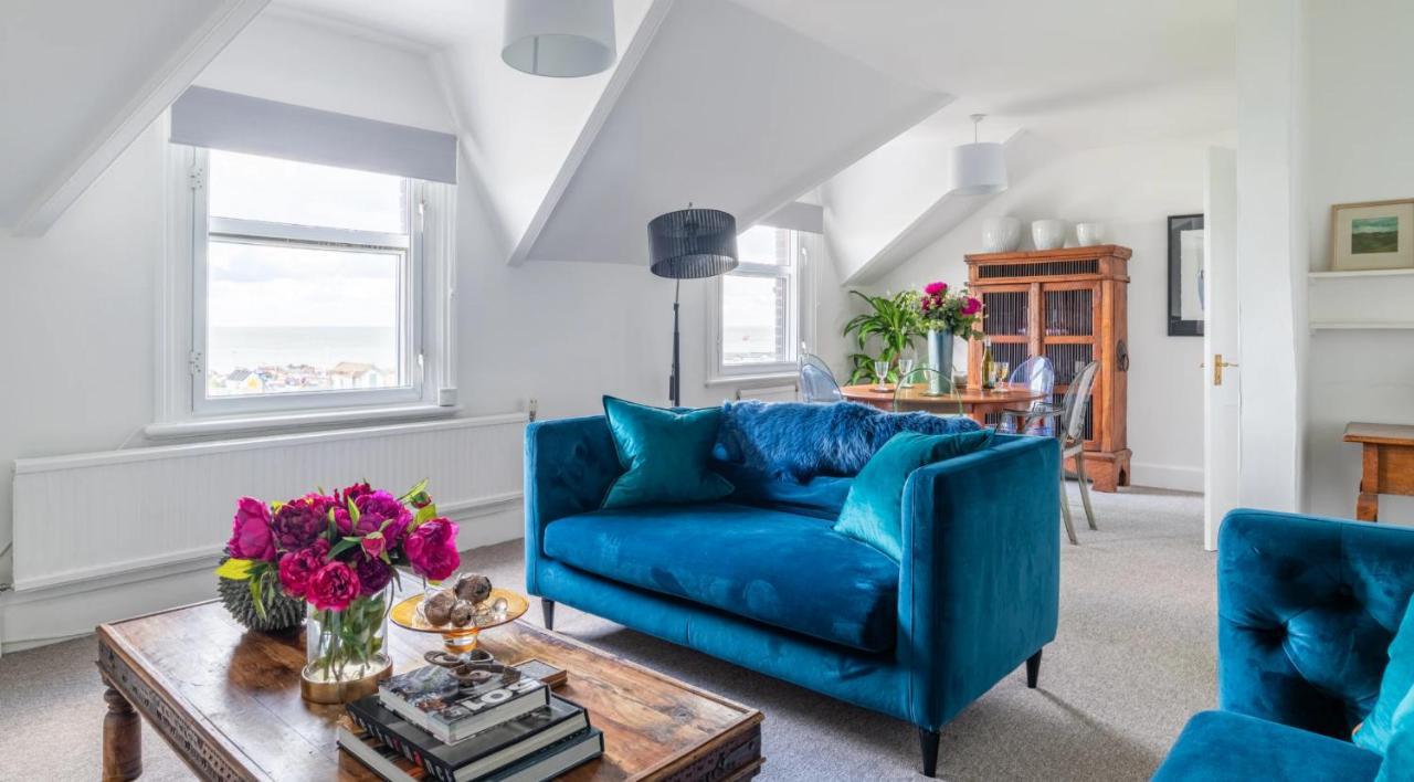 Tranquil Beachfront Beautiful 2-Bed Apartment ディール エクステリア 写真