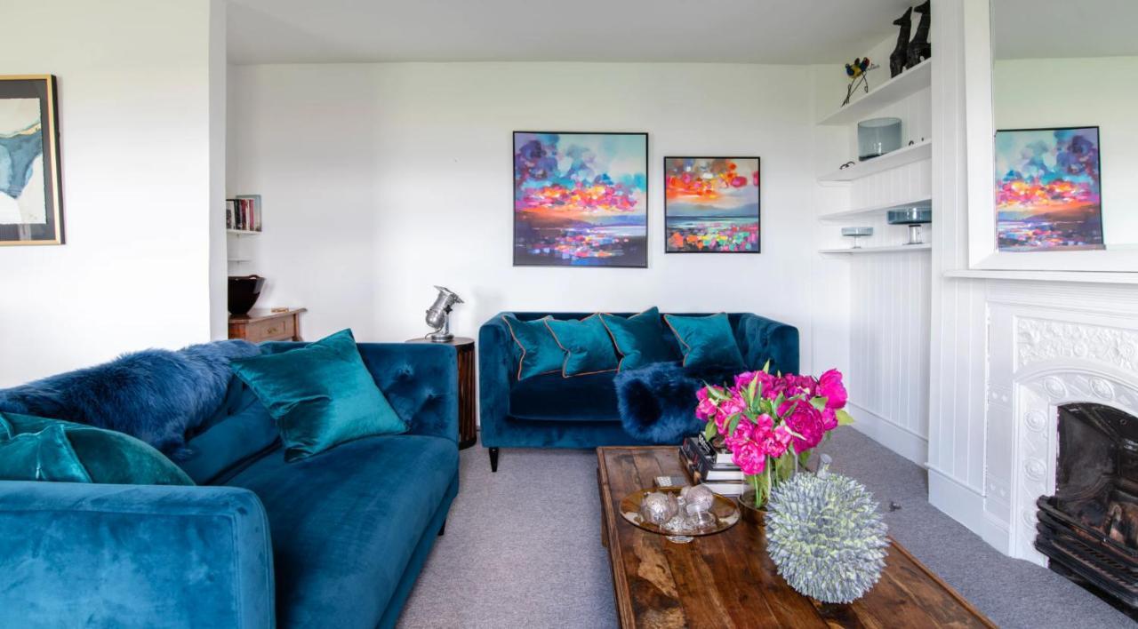 Tranquil Beachfront Beautiful 2-Bed Apartment ディール エクステリア 写真